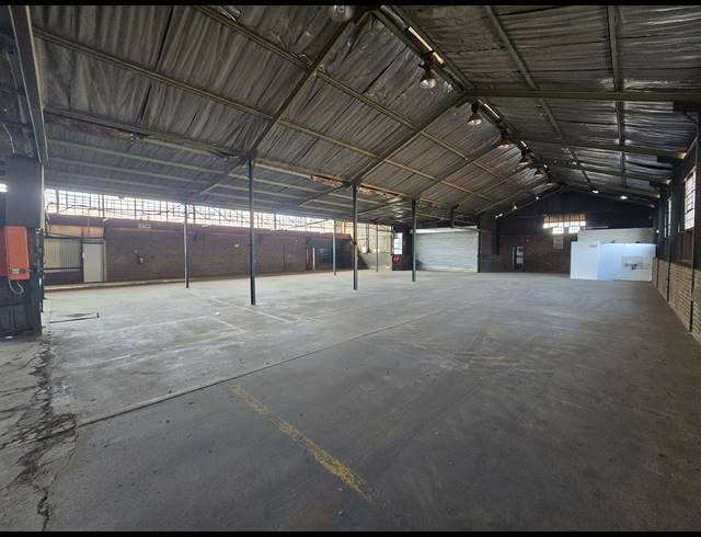 2,743M² WAREHOUSE TO LET IN ANDERBOLT